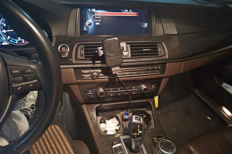 Used BMW 5 Series 2017 525Li Luxury Design Package Audio And AC Panel