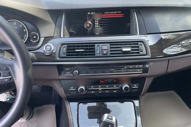 Used BMW 5 Series 2017 525Li Luxury Design Package Audio And AC Panel