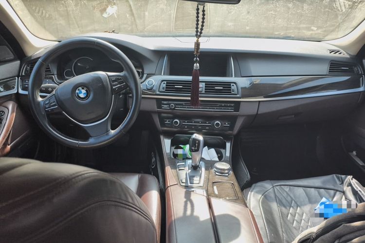 Used BMW 5 Series 2017 525Li Luxury Design Package Center Console