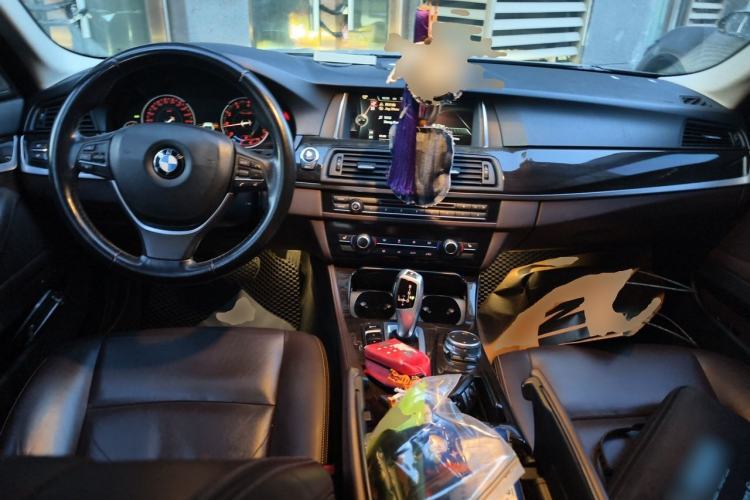 Used BMW 5 Series 2017 525Li Luxury Design Package Center Console