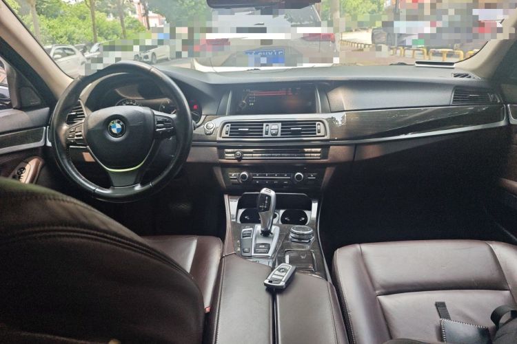 Used BMW 5 Series 2017 525Li Luxury Design Package Center Console