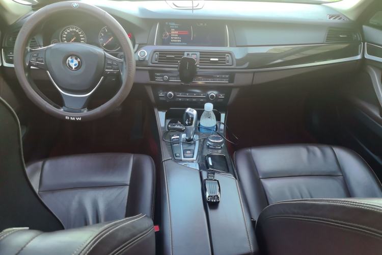 Used BMW 5 Series 2017 525Li Luxury Design Package Center Console