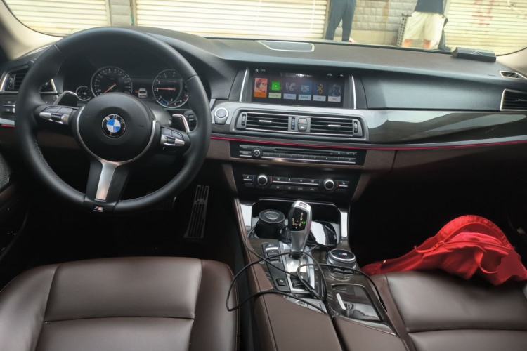 Used BMW 5 Series 2017 525Li Luxury Design Package Center Console