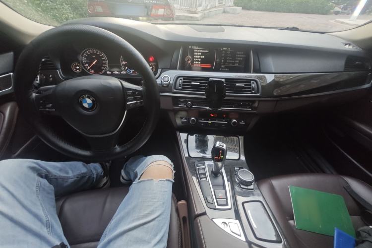 Used BMW 5 Series 2017 525Li Luxury Design Package Center Console