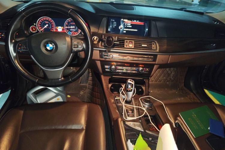 Used BMW 5 Series 2017 525Li Luxury Design Package Center Console