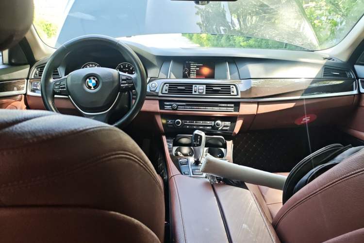 Used BMW 5 Series 2017 525Li Leading Model Center Console