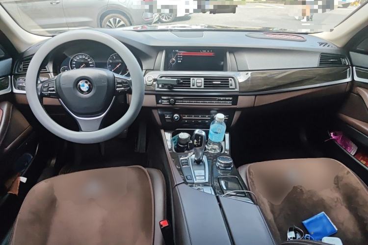 Used BMW 5 Series 2017 525Li Luxury Design Package Center Console