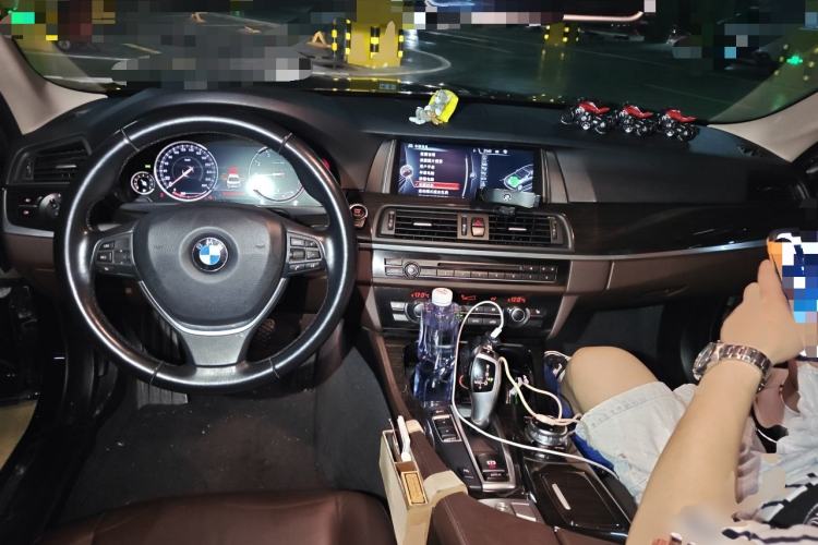 Used BMW 5 Series 2017 525Li Luxury Design Package Center Console