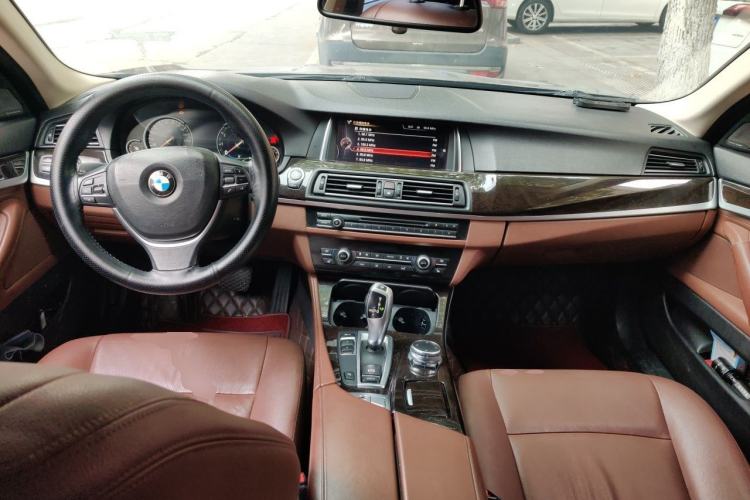 Used BMW 5 Series 2017 528Li Leading Model Center Console