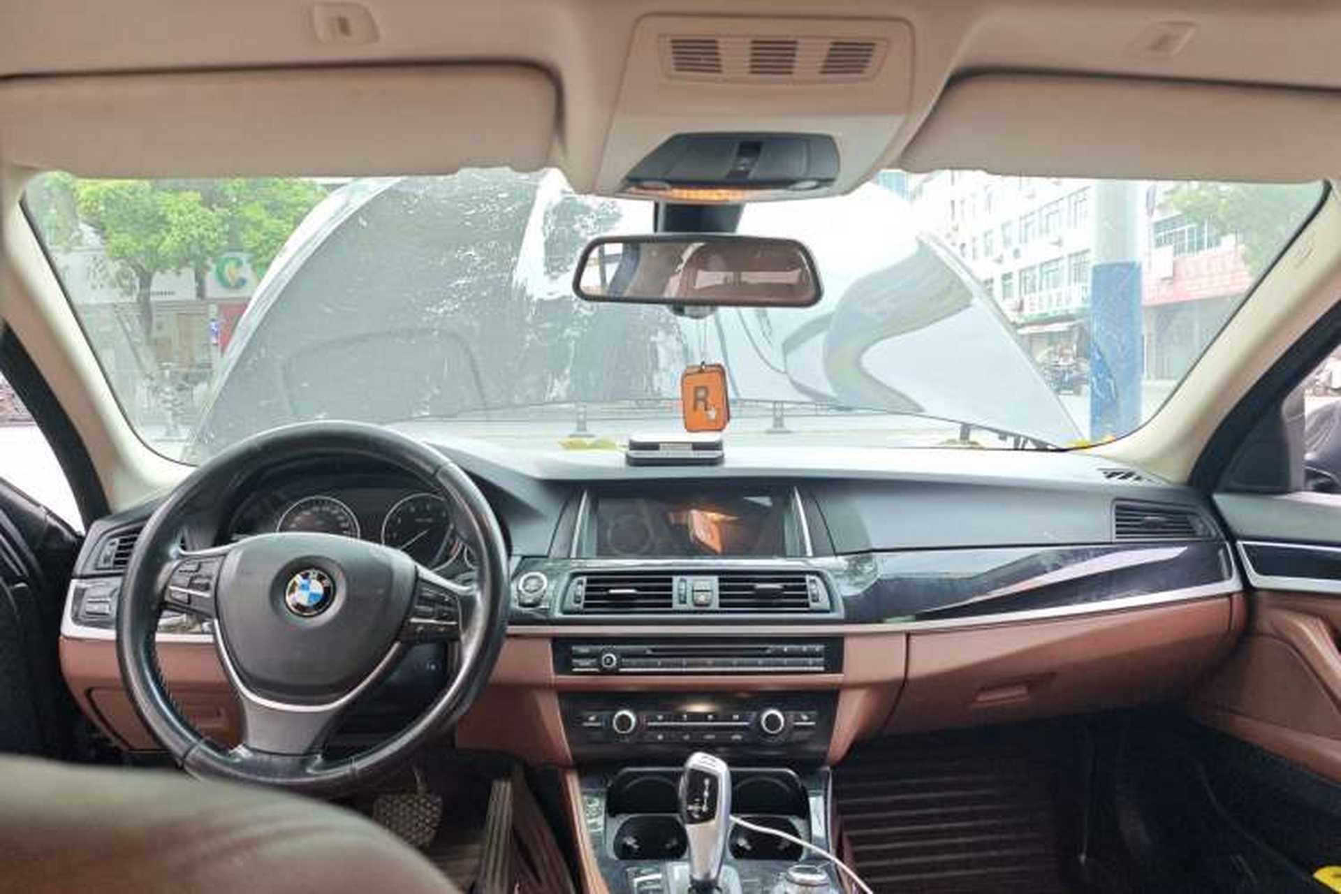 Used BMW 5 Series 2017 520Li Elegant Edition Center Console