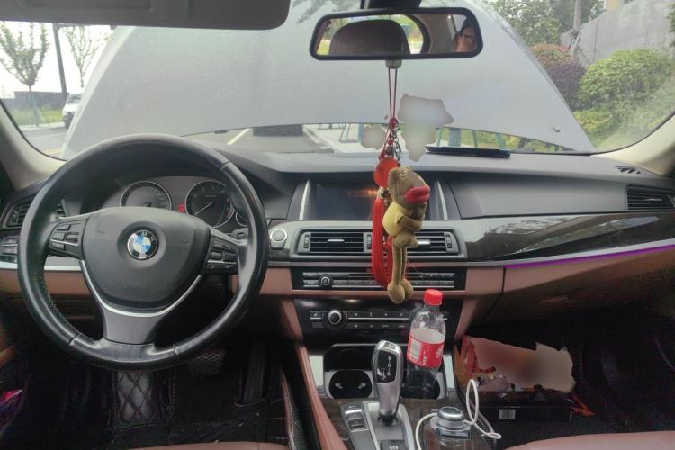Used BMW 5 Series 2017 525Li Leading Model Center Console