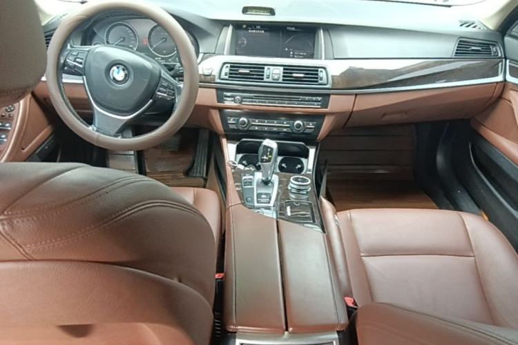 Used BMW 5 Series 2017 525Li Leading Model Center Console