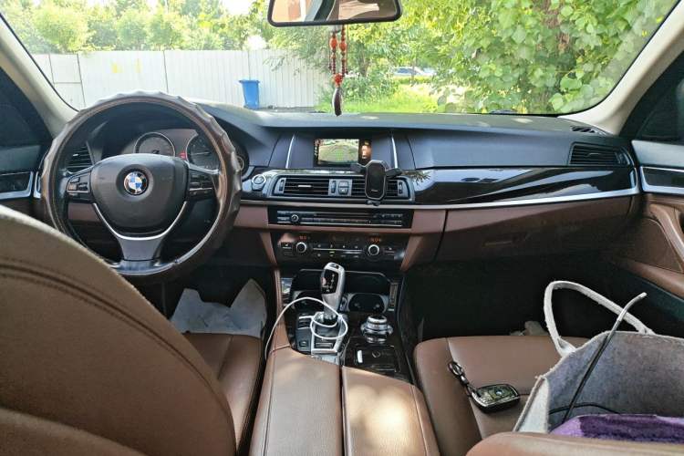 Used BMW 5 Series 2017 525Li Leading Model Center Console