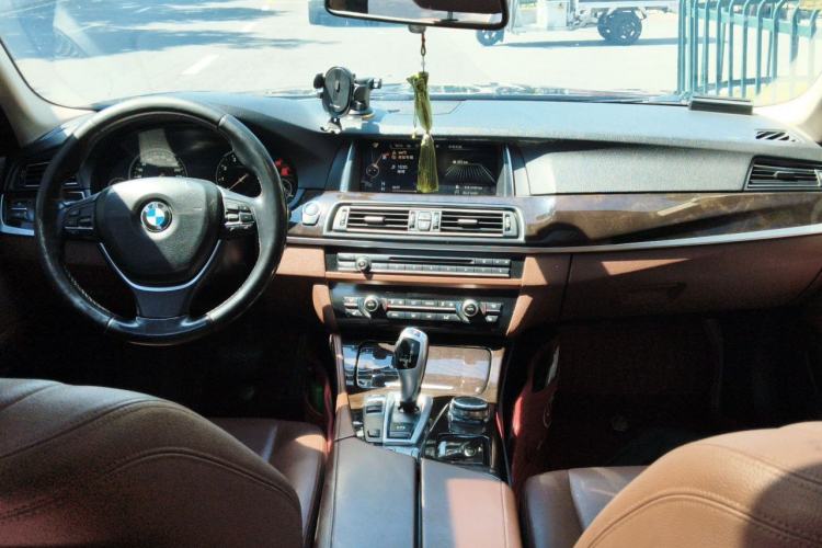 Used BMW 5 Series 2017 528Li Leading Model Center Console