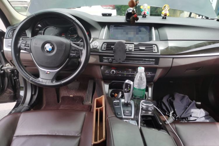 Used BMW 5 Series 2017 525Li Luxury Design Package Center Console