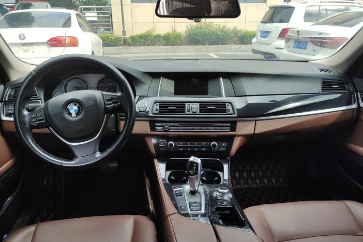 Used BMW 5 Series 2017 520Li Elegant Edition Center Console