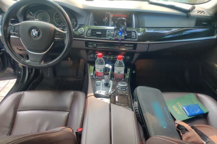 Used BMW 5 Series 2017 525Li Luxury Design Package Center Console