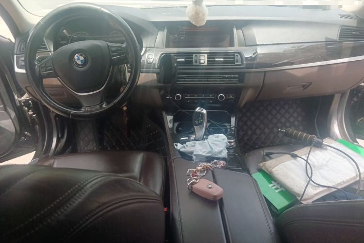 Used BMW 5 Series 2017 525Li Luxury Design Package Center Console
