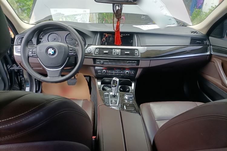 Used BMW 5 Series 2017 525Li Luxury Design Package Center Console