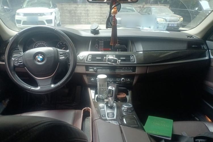 Used BMW 5 Series 2017 525Li Luxury Design Package Center Console