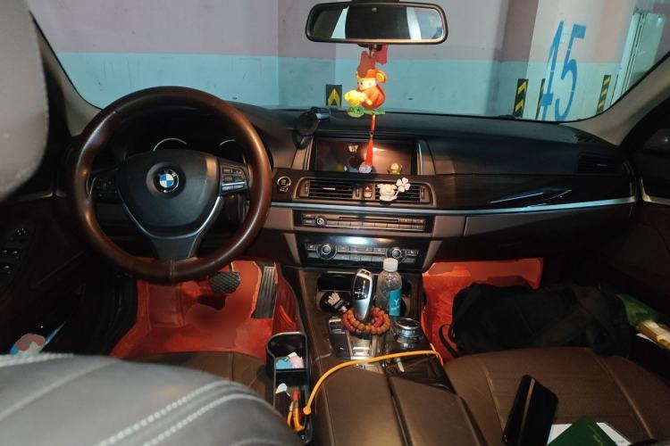 Used BMW 5 Series 2017 525Li Luxury Design Package Center Console