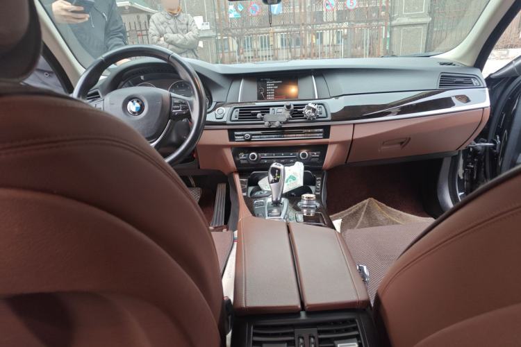 Used BMW 5 Series 2017 525Li Leading Model Center Console