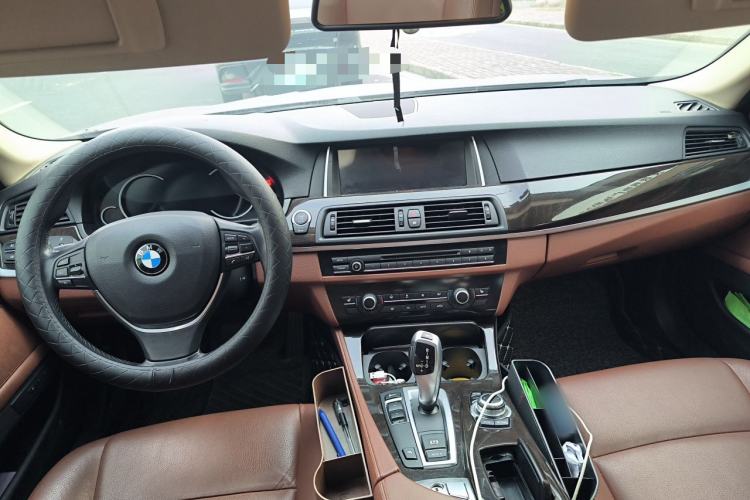 Used BMW 5 Series 2017 525Li Leading Model Center Console