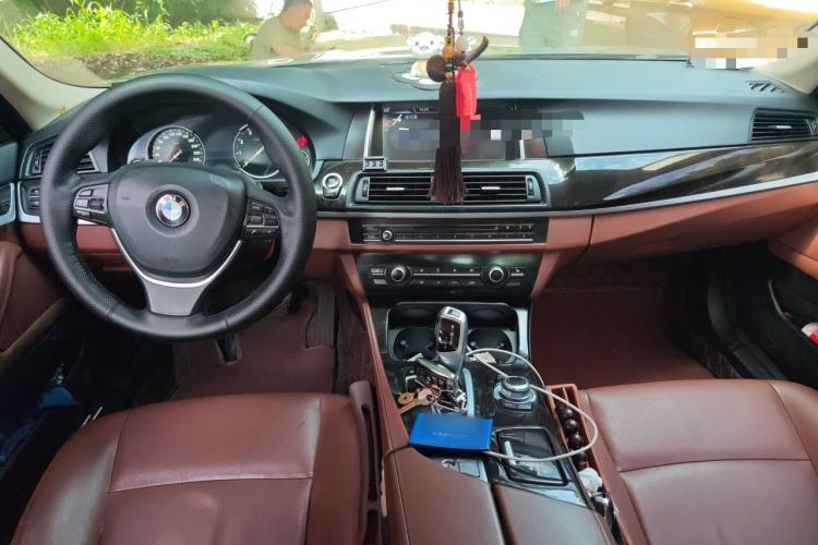 Used BMW 5 Series 2017 525Li Leading Model Center Console