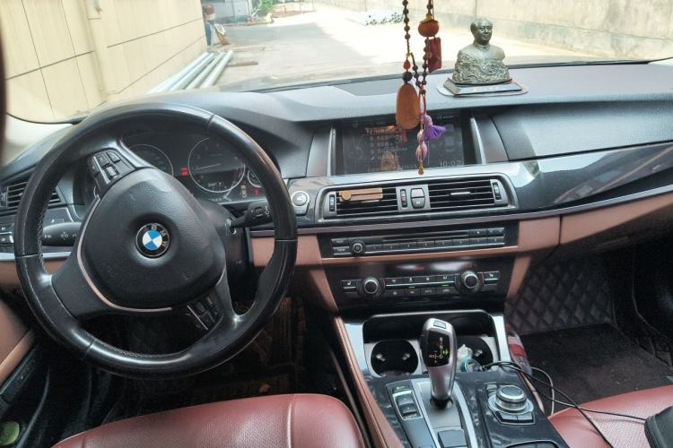 Used BMW 5 Series 2017 520Li Elegant Edition Center Console