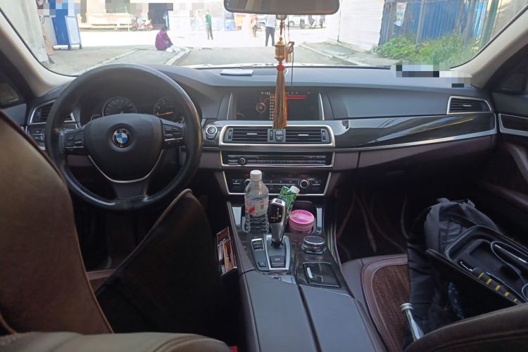 Used BMW 5 Series 2017 525Li Luxury Design Package Center Console