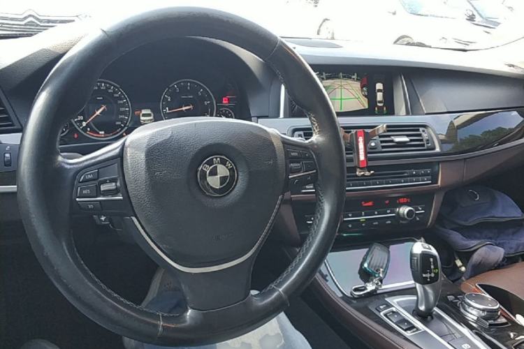 Used BMW 5 Series 2017 525Li Luxury Design Package Center Console