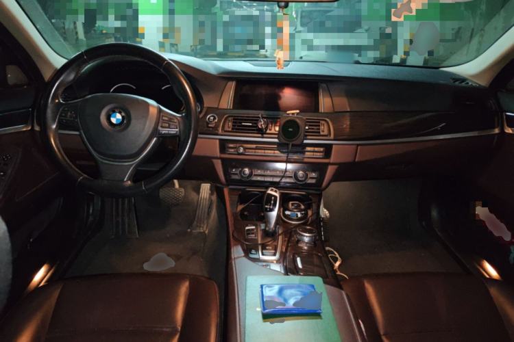Used BMW 5 Series 2017 525Li Luxury Design Package Center Console