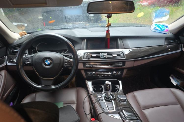 Used BMW 5 Series 2017 525Li Luxury Design Package Center Console