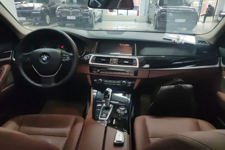 Used BMW 5 Series 2017 520Li Elegant Edition Center Console