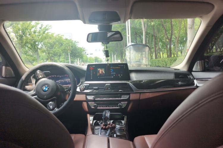 Used BMW 5 Series 2017 525Li Leading Model Center Console