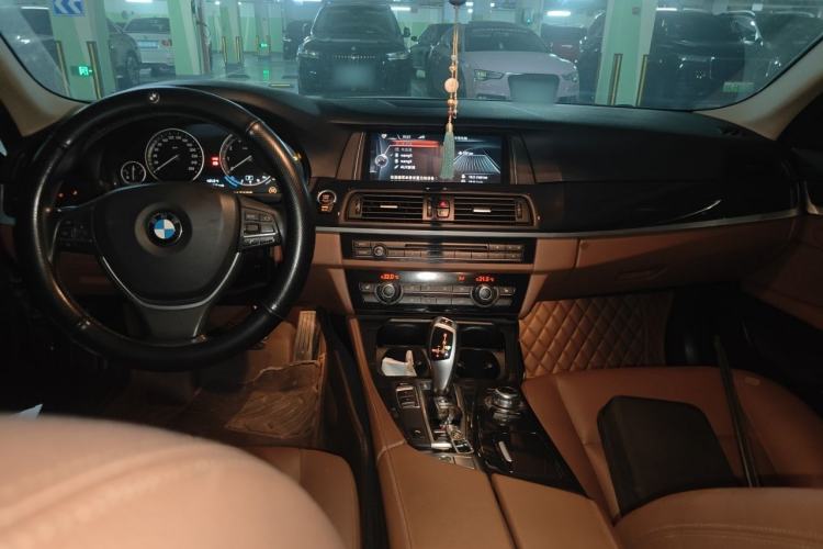 Used BMW 5 Series 2017 520Li Elegant Edition Center Console