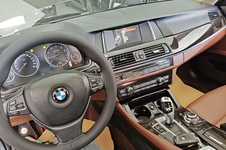 Used BMW 5 Series 2017 525Li Leading Model Center Console