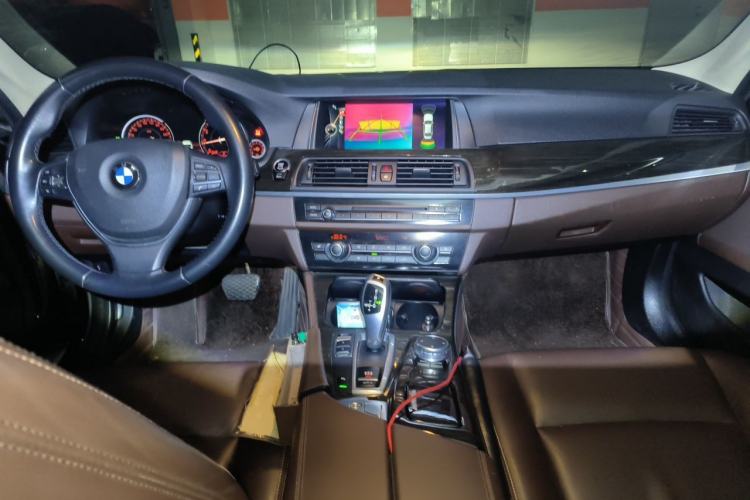 Used BMW 5 Series 2017 525Li Luxury Design Package Center Console