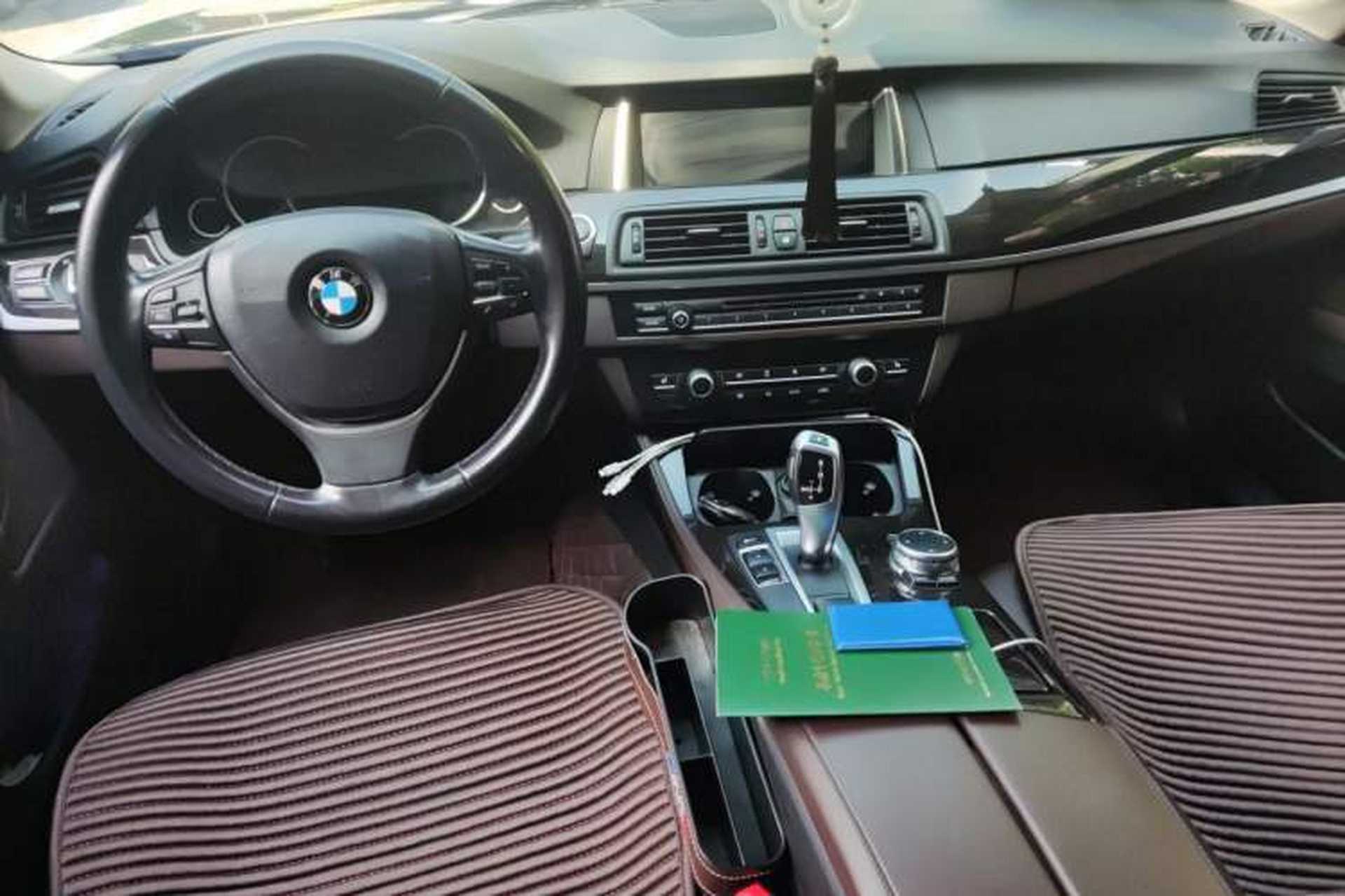 Used BMW 5 Series 2017 525Li Luxury Design Package Center Console
