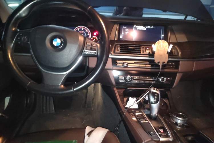 Used BMW 5 Series 2017 525Li Leading Model Center Console