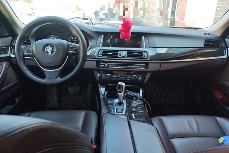 Used BMW 5 Series 2017 525Li Luxury Design Package Center Console