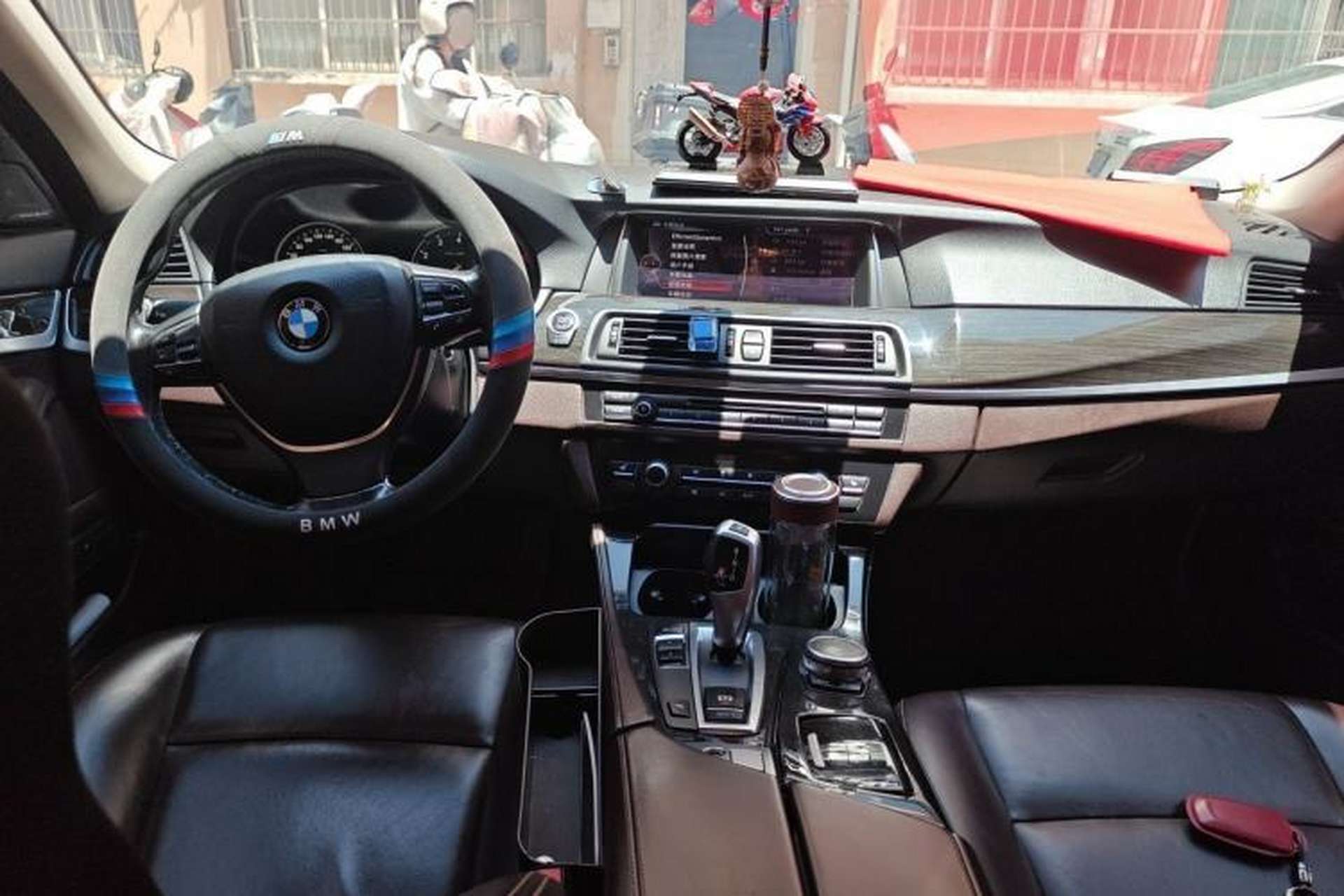 Used BMW 5 Series 2017 525Li Luxury Design Package Center Console