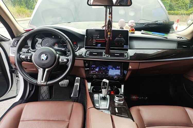 Used BMW 5 Series 2017 525Li Leading Model Center Console