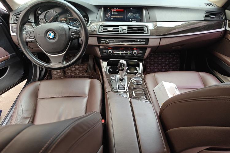 Used BMW 5 Series 2017 525Li Luxury Design Package Center Console