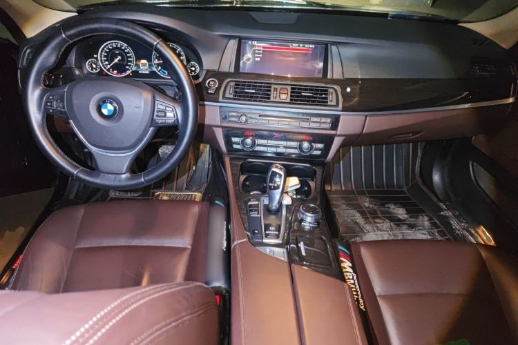 Used BMW 5 Series 2017 525Li Luxury Design Package Center Console