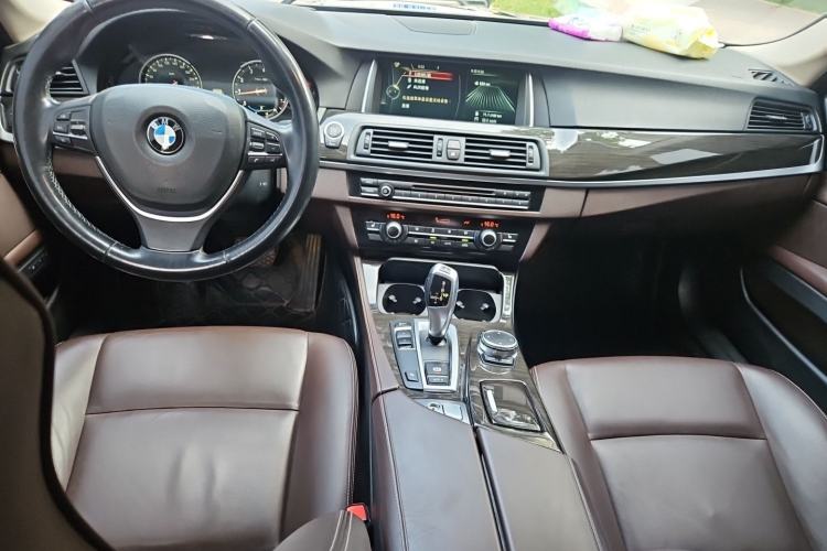 Used BMW 5 Series 2017 525Li Luxury Design Package Center Console
