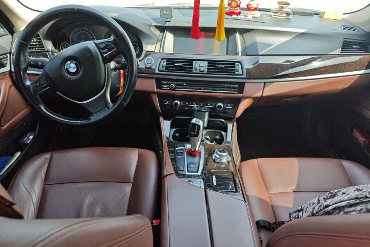 Used BMW 5 Series 2017 525Li Leading Model Center Console
