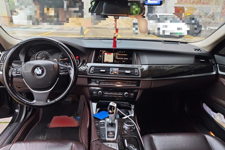 Used BMW 5 Series 2017 525Li Luxury Design Package Center Console