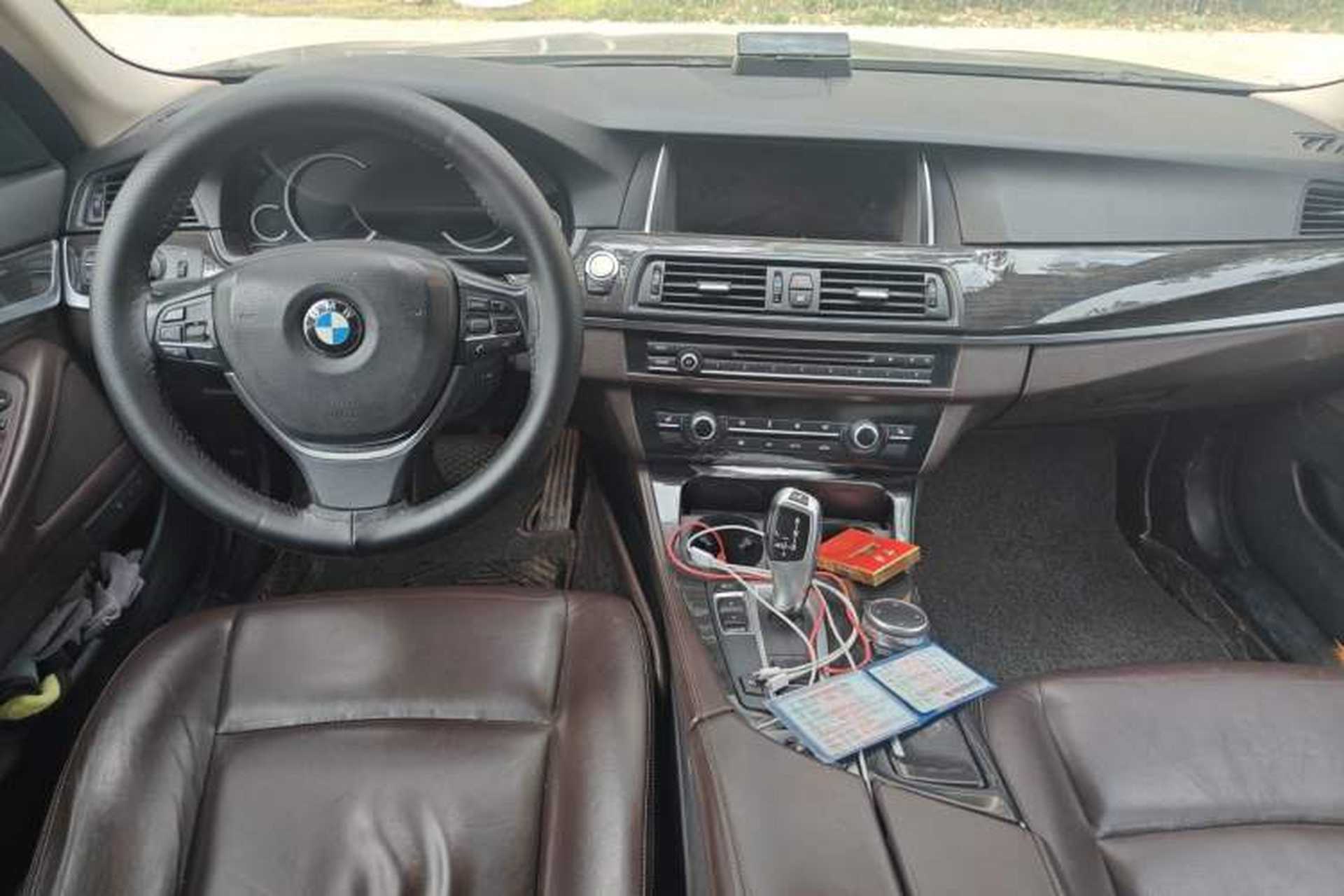Used BMW 5 Series 2017 525Li Luxury Design Package Center Console
