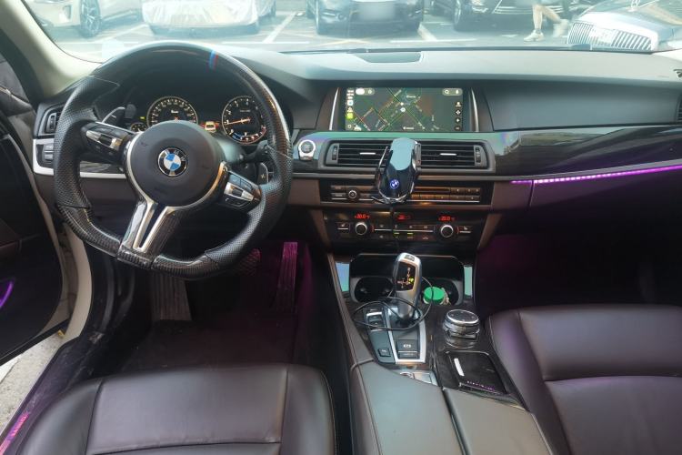 Used BMW 5 Series 2017 525Li Luxury Design Package Center Console